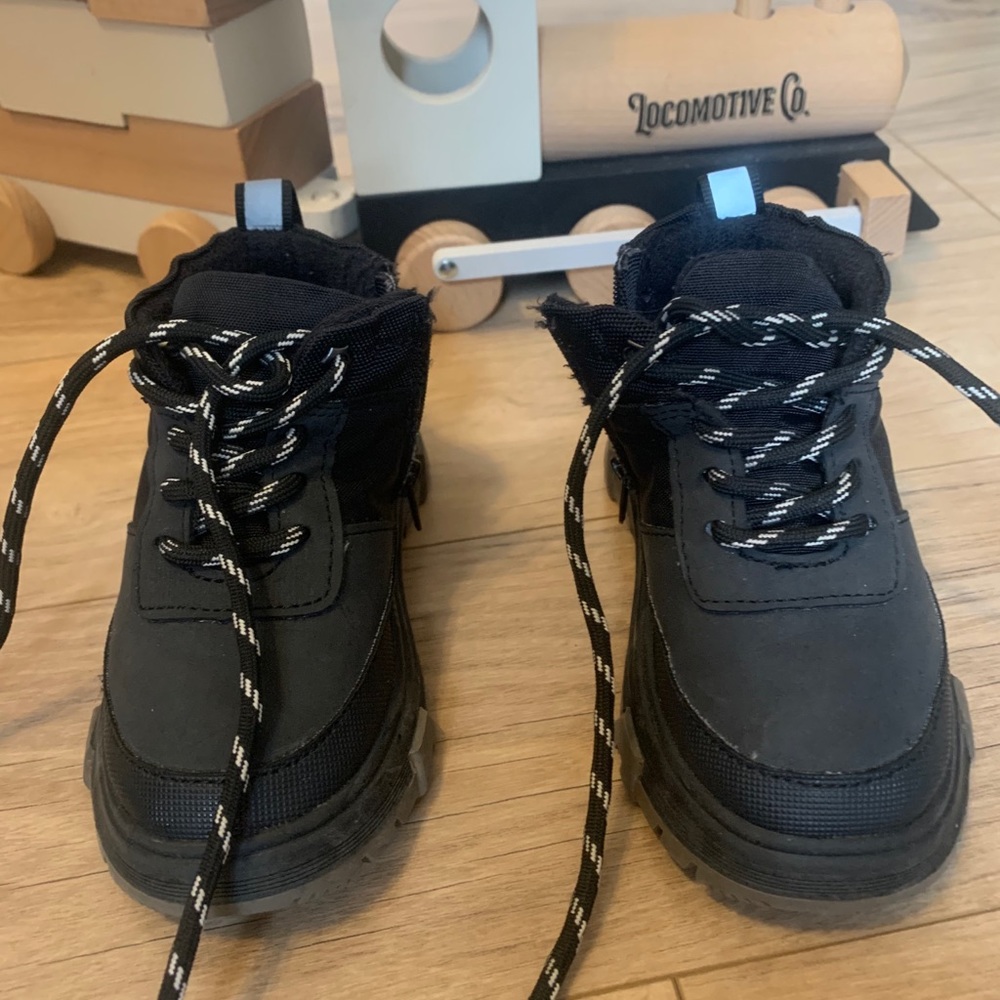 Toddler size 6.5 black boots